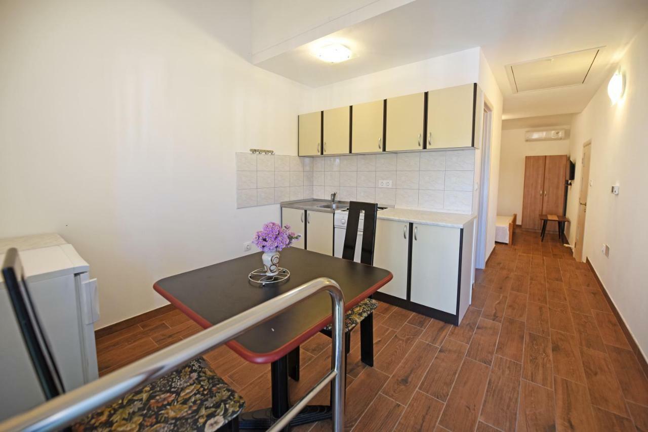 Apartments Nena Фунтана Екстер'єр фото